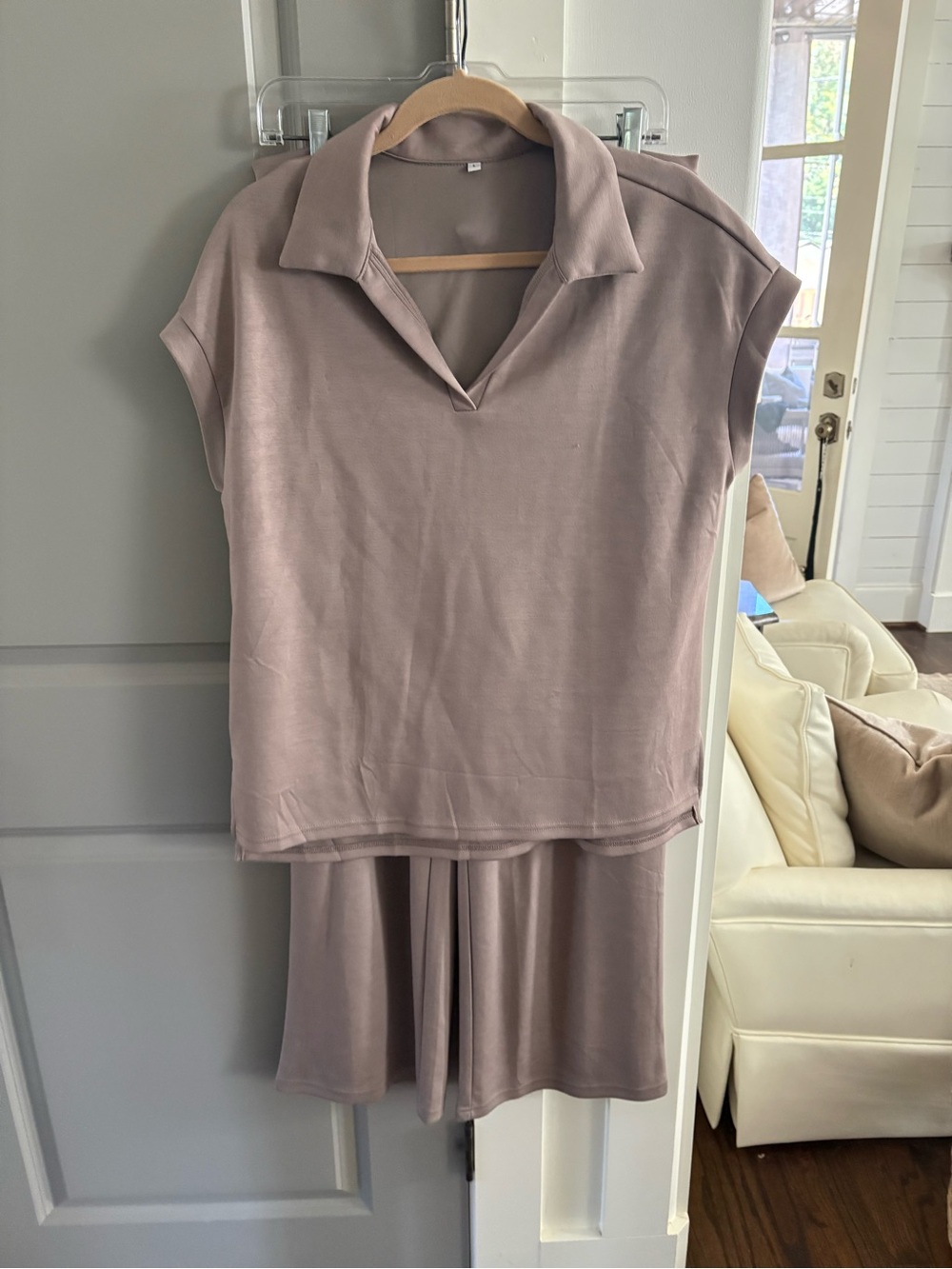 Relaxed Collared Womanโs Loungewear Set in Mocha.Size Large